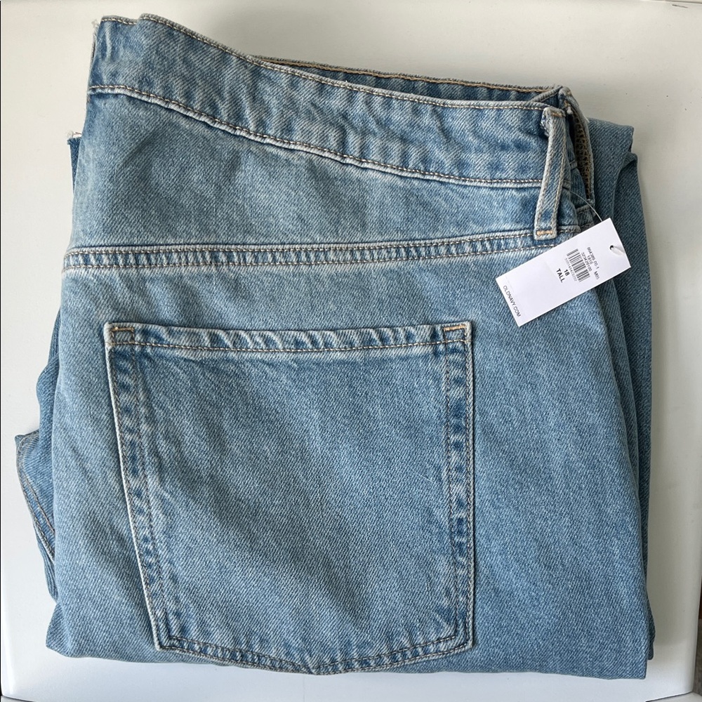 NWT Old Navy Light Wash Denim Blue Jeans - Classic Fit Straight Leg 18T